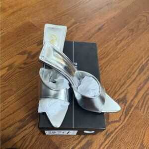 Chic Silver Women's Heels  Shoes Cape Robbin size 6